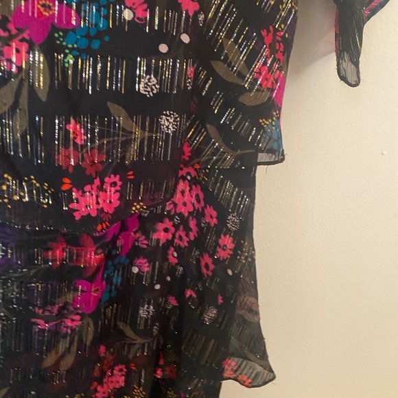 Trina Turk Cupcake Metallic off the shoulders,like new,beautiful silk dress - Picture 7 of 16